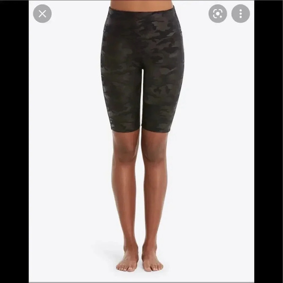 SPANX Black Camo Bike Shorts size Small - Picture 1 of 5